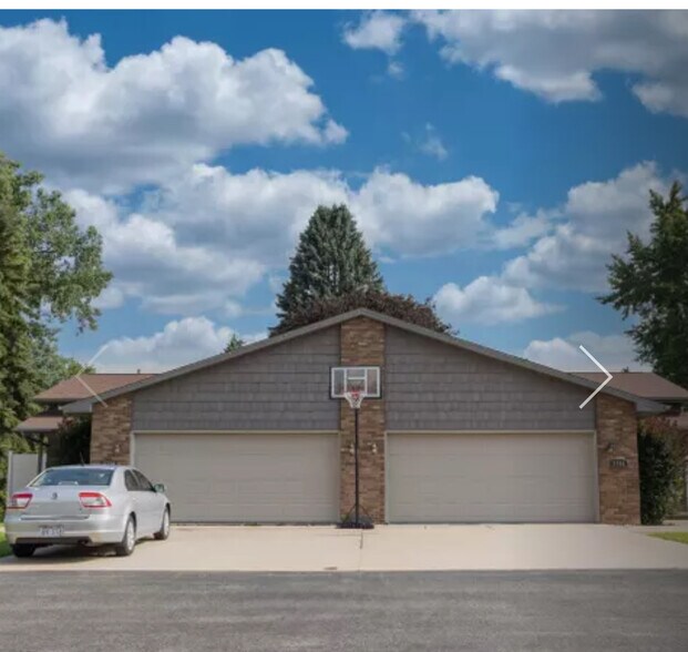 Primary Photo - 2750 W Parkmoor Ct