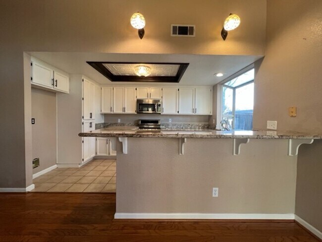 Building Photo - Charming 3 Bedroom 2 Bath with Large Backyard on Corner lot