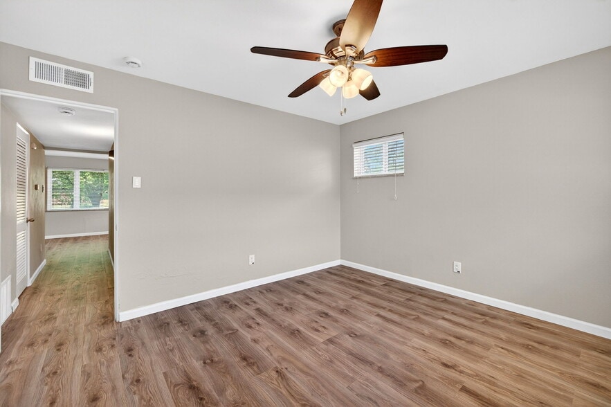 Building Photo - 514 Mariedale Dr