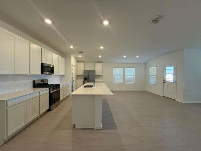 Building Photo - 18020 Lark Sparrow Dr