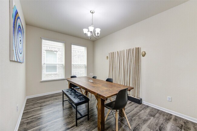 Building Photo - 3330 Madison Elm St