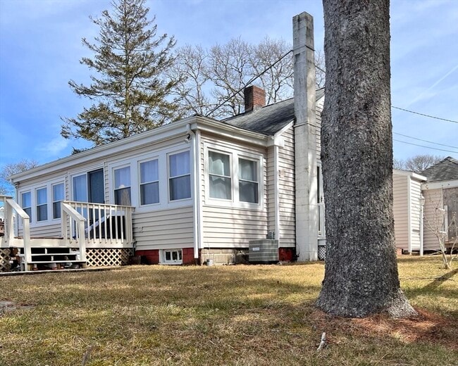 Building Photo - 11 Wallace Point Rd