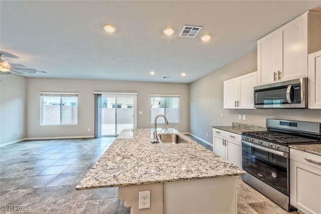 Building Photo - 7850 W Shelbourne Ave