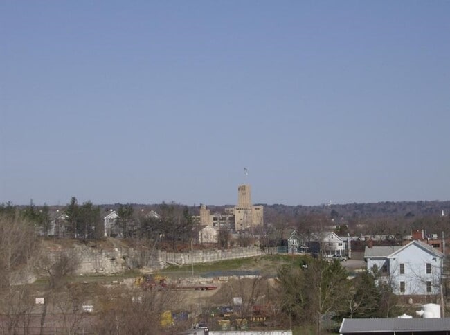 Building Photo - 151 Coolidge Ave
