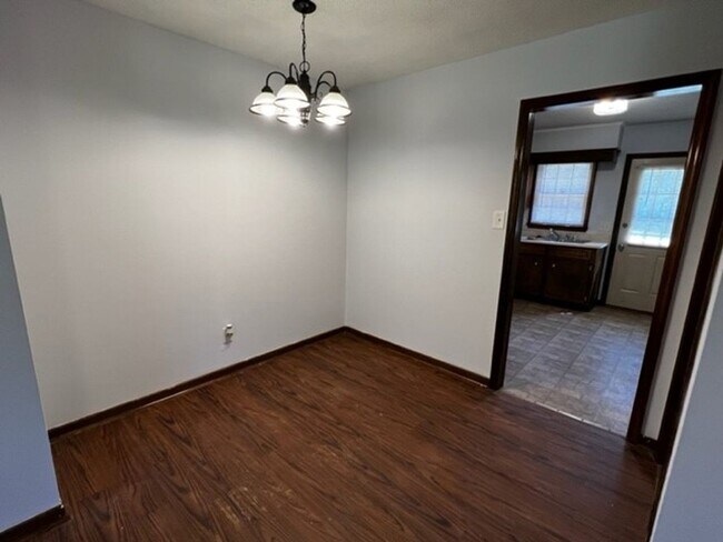 Building Photo - 157-159-159 Bentwood Cir