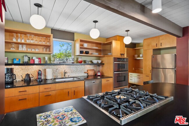 Building Photo - 1568 Stoddard Ave