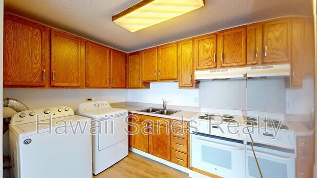 Building Photo - 1710 Punahou St