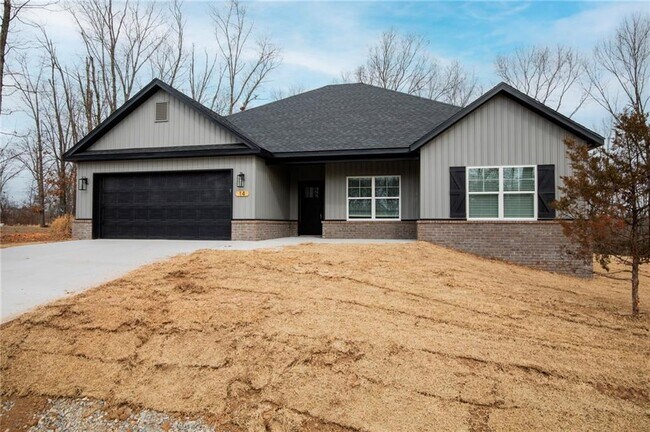 Building Photo - 14 Kinloch Dr