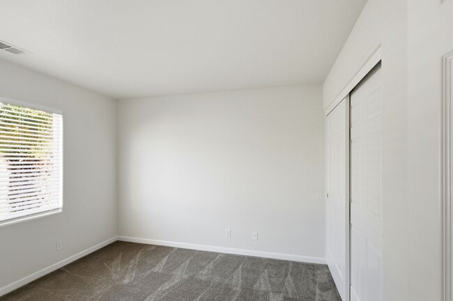 Building Photo - Seaview Ranch Neighborhood!