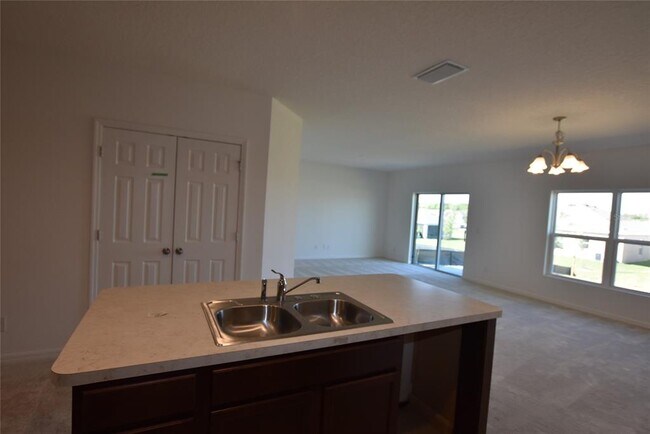 Building Photo - 173 Luxmore Rd