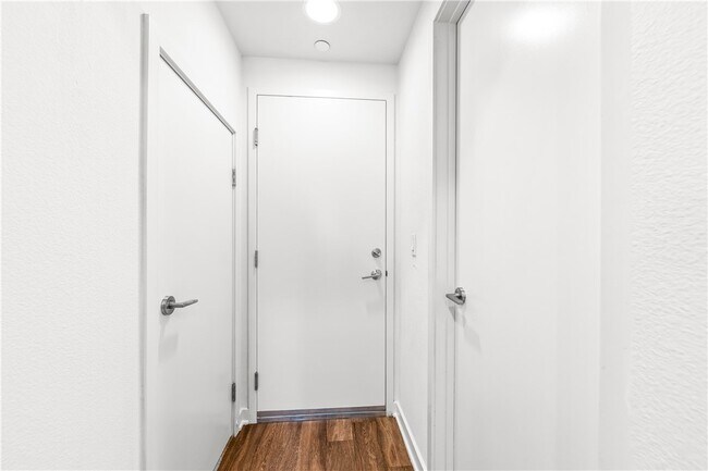 Building Photo - 706 Colorado Cir