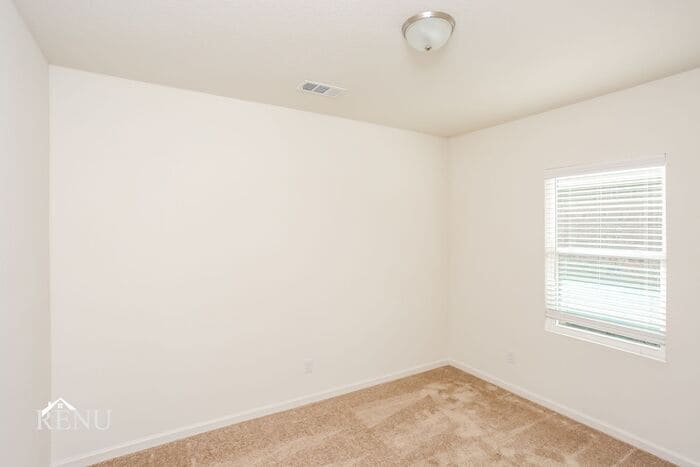 Building Photo - 488 Crestridge Dr