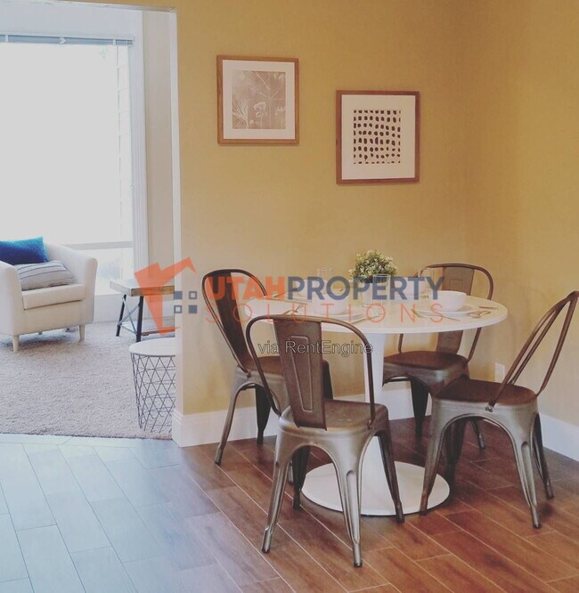 Building Photo - 7290 Racquet Club Dr