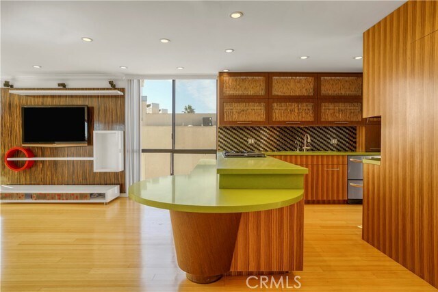 Building Photo - 7301 Vista Del Mar