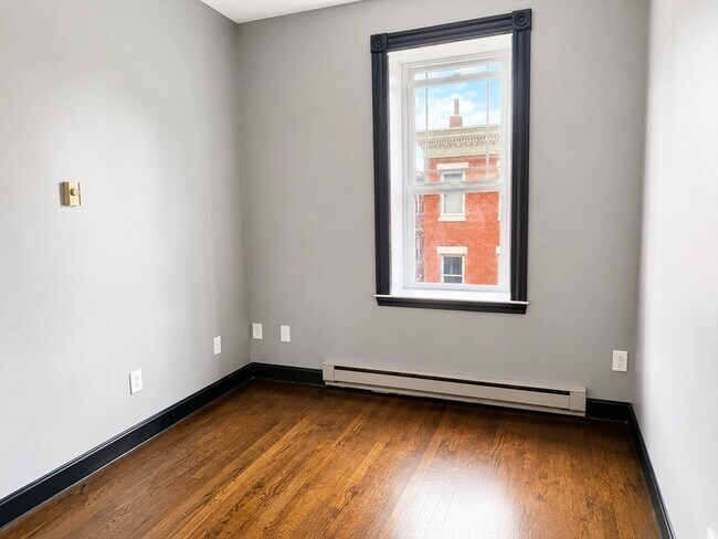 Building Photo - 67 Frankfort St