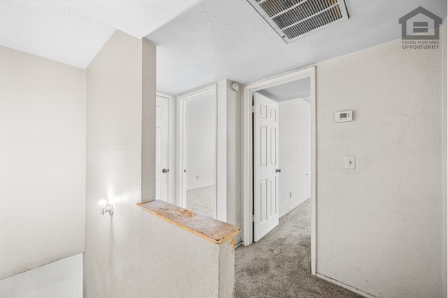 Building Photo - 2Bed/1.5Bath Ground Floor Townhouse at Glendale Ave/27th Ave! Ready for Immediate Move-In! -- GAR...