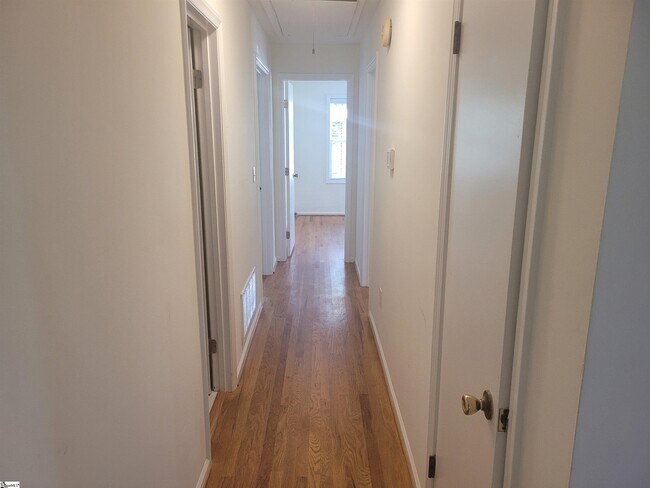 Building Photo - 100 Hunters Trail
