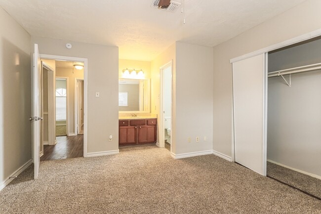 Building Photo - 20327 Bridgedale Ln