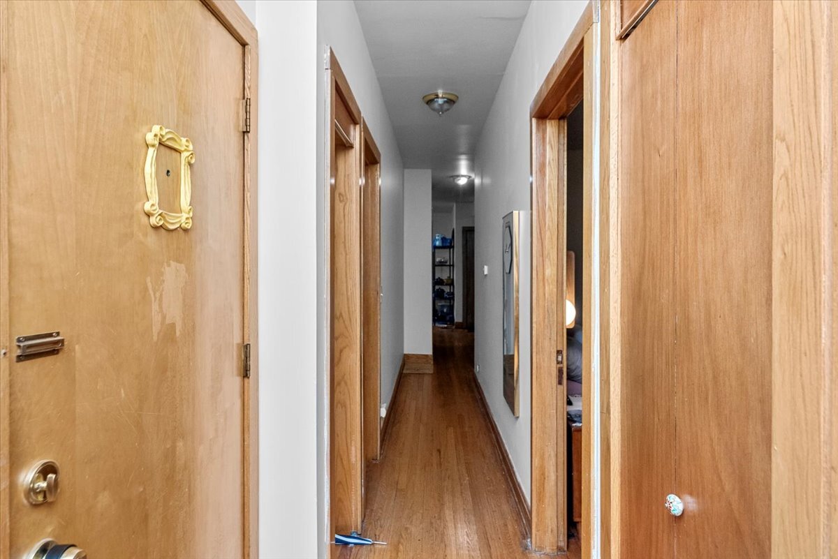 Building Photo - 910 W Gunnison St