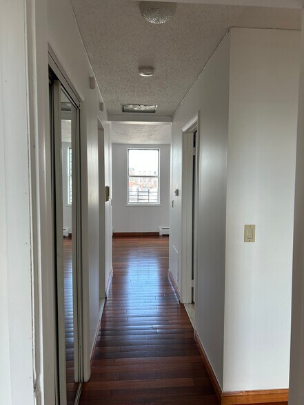 Building Photo - 1218 Vyse Ave