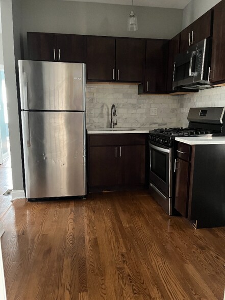 Building Photo - 9647 S Forest Ave
