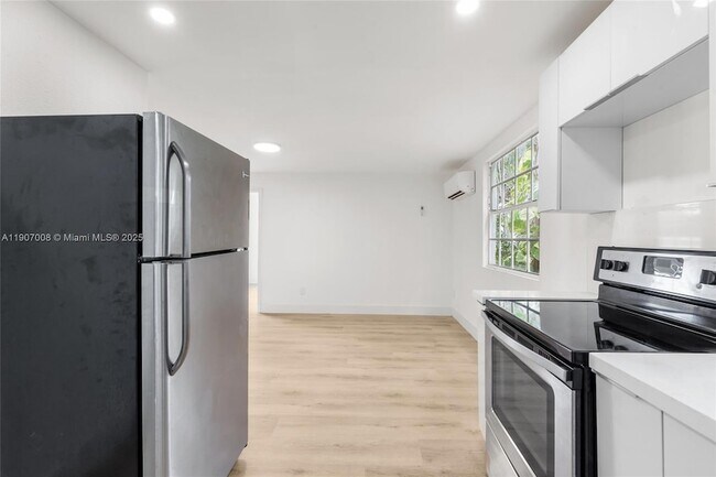 Building Photo - 2385 SW 17th St