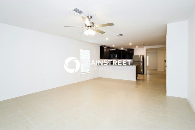 Building Photo - 4 Bedroom Pet-Friendly Home in Mascotte, F...
