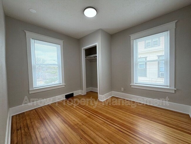 Building Photo - 126 S 28th St