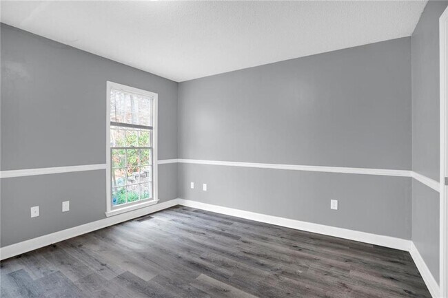 Building Photo - 3778 Rivaridge Dr