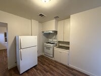 Building Photo - 1802 Lake St