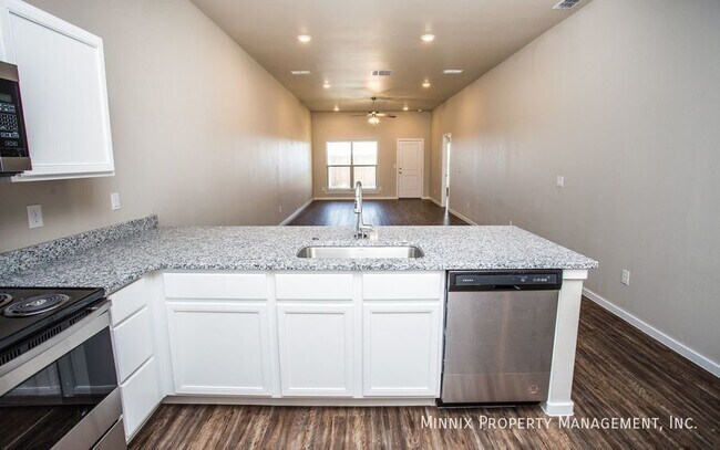 Building Photo - 1916 Langford Ave