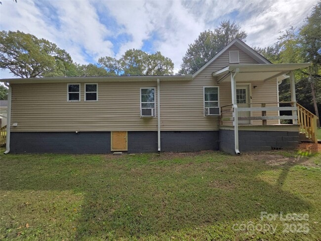 Building Photo - 1417 Oakshade Ave