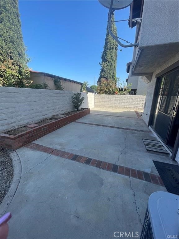 Building Photo - 2157 E Badillo St