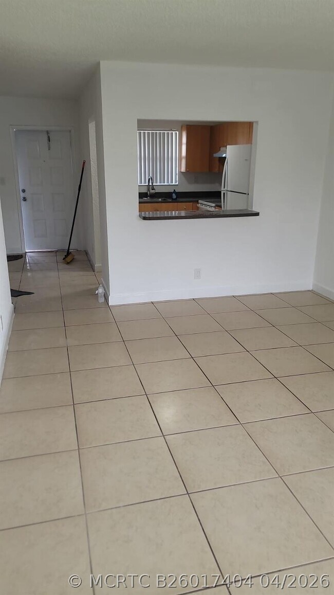 Building Photo - 4839 NW 9th Dr