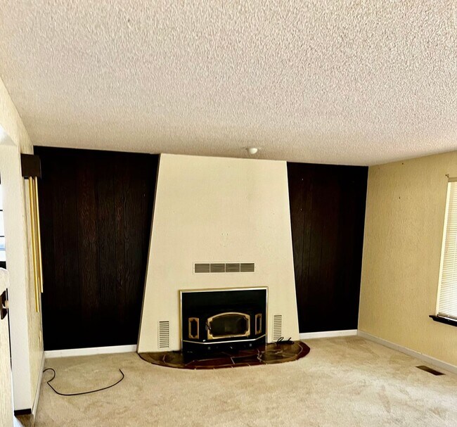 Building Photo - Beautiful home with a view in Bremerton.