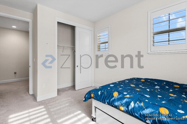 Building Photo - 748 Razorbill St