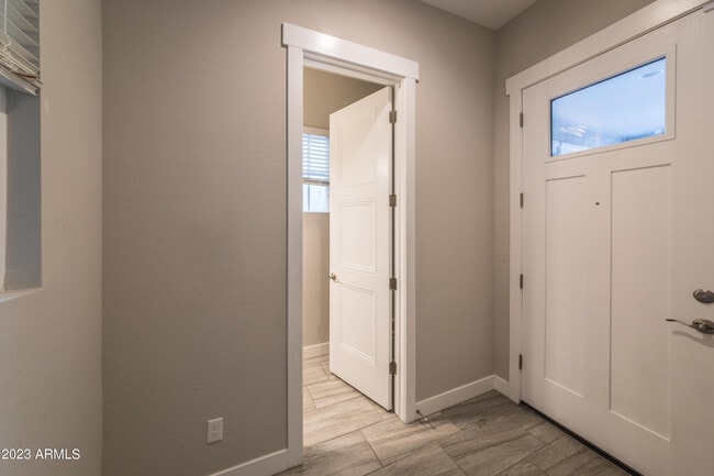 Building Photo - 21035 W Elm Way Ct