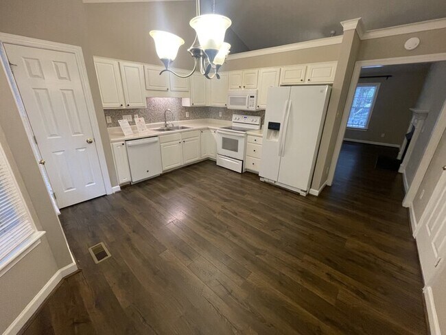 Building Photo - 3 bd 2 ba ranch in Wake Forest with a garage