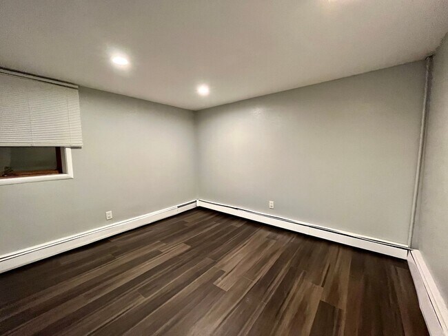 Building Photo - Harriet