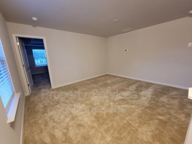 Building Photo - 833 Royal Red Ct