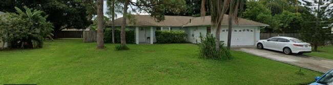 Building Photo - 1741 SE Lorraine St