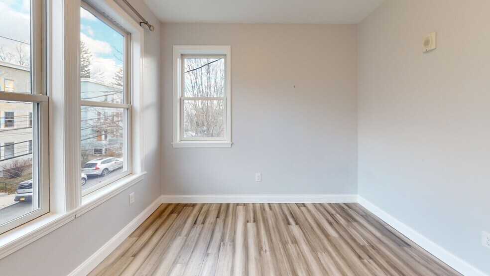 Building Photo - 70 Beechcroft St