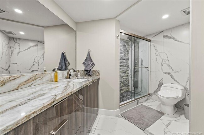 Building Photo - 9650 S Ocean Dr