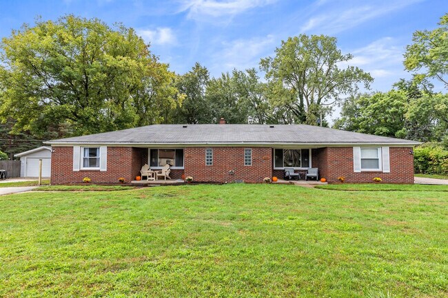 Building Photo - 8254 Mary Ann Ave