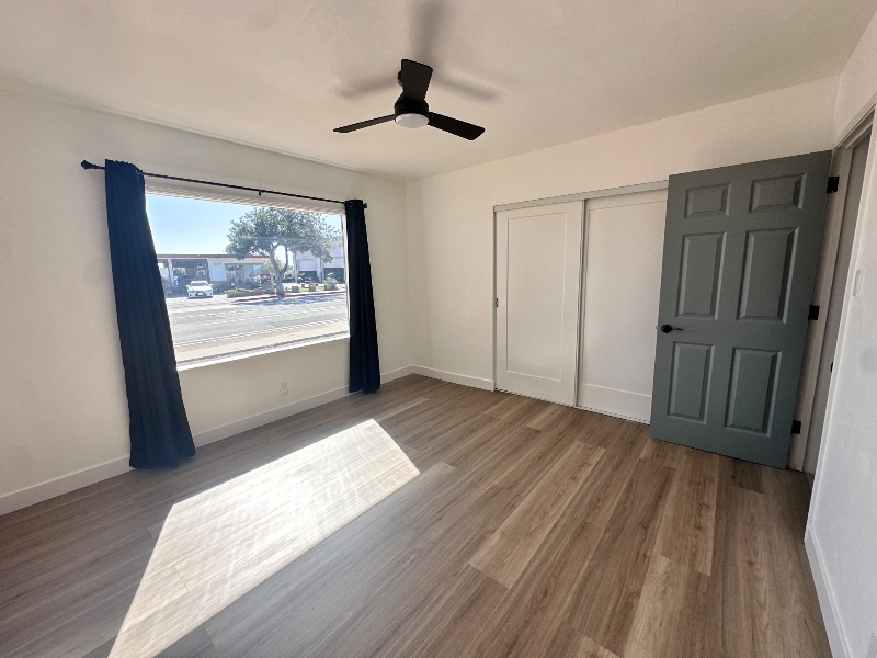 Building Photo - 422 E Grand Ave