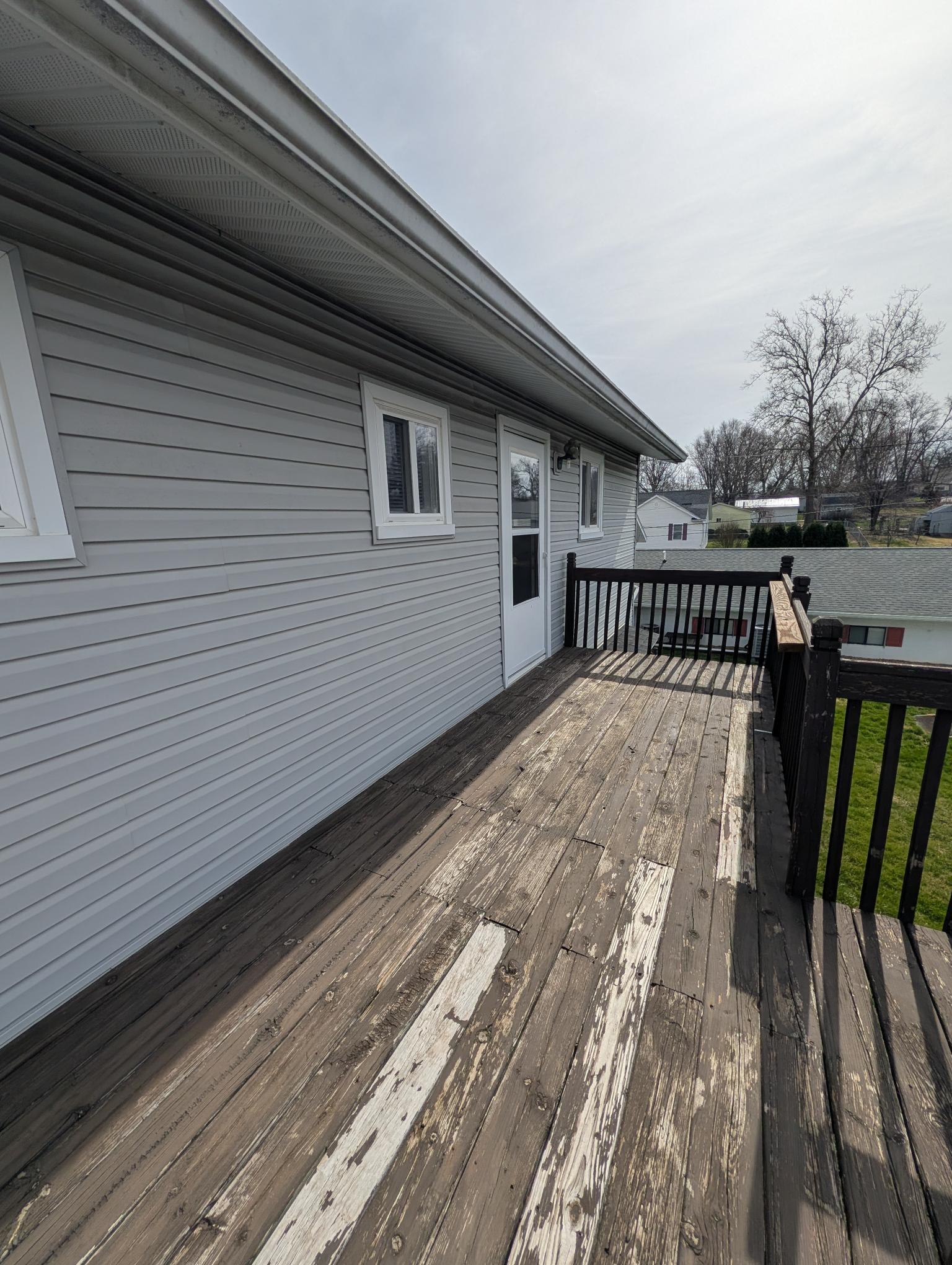 Building Photo - 209 W Oak St