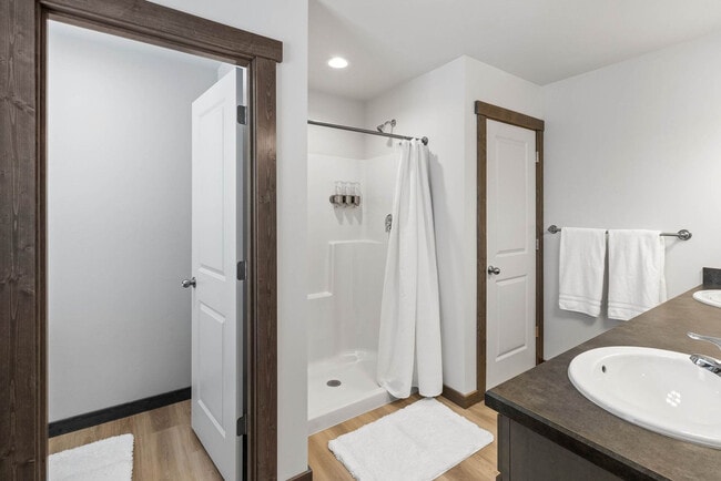 Building Photo - 2942 W Babcock St