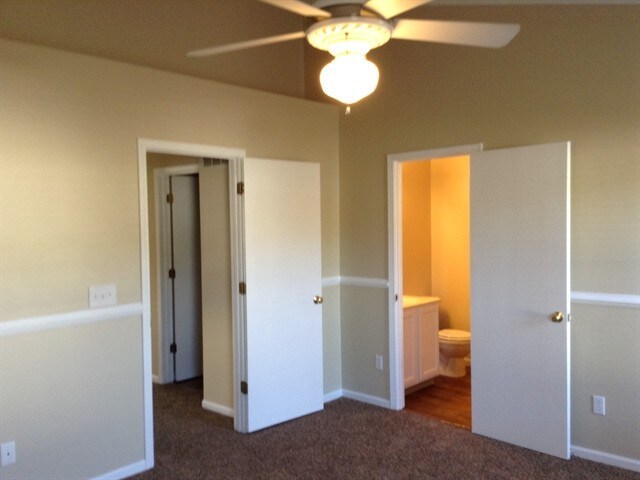Building Photo - 7252 Aplin Dr