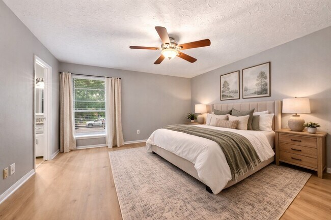 Building Photo - 11610 S Kirkwood Rd