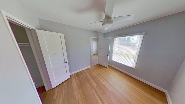 Building Photo - 270 La Verne Ave